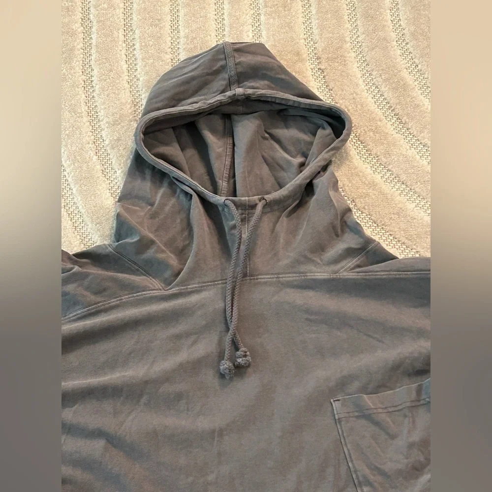 Free People FP Movement Hot Shot Hooded Layer in Gunmetal Grey - S